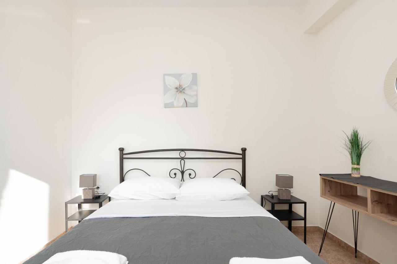 Mtc-Sfs Apartment By The Sea And Airport Pórto Ráfti 外观 照片